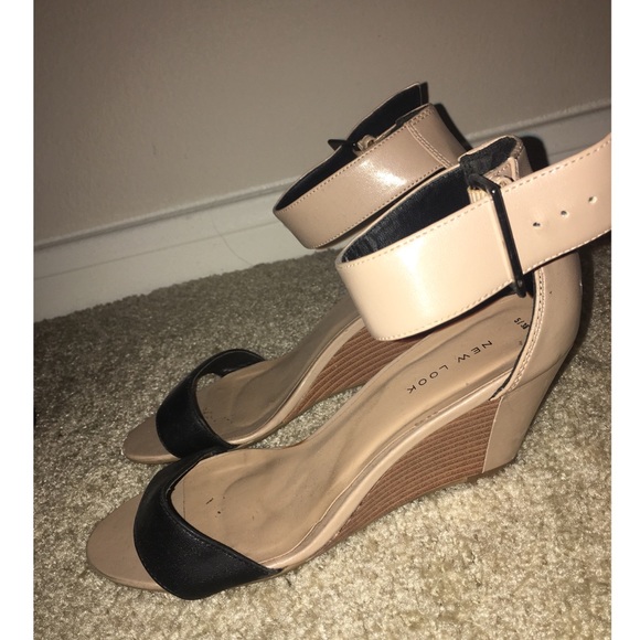Super cute simple strap heels - Picture 2 of 2
